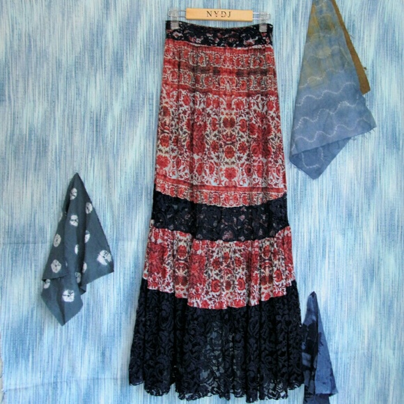 UO Ecote lace block maxi skirt - Picture 6 of 7
